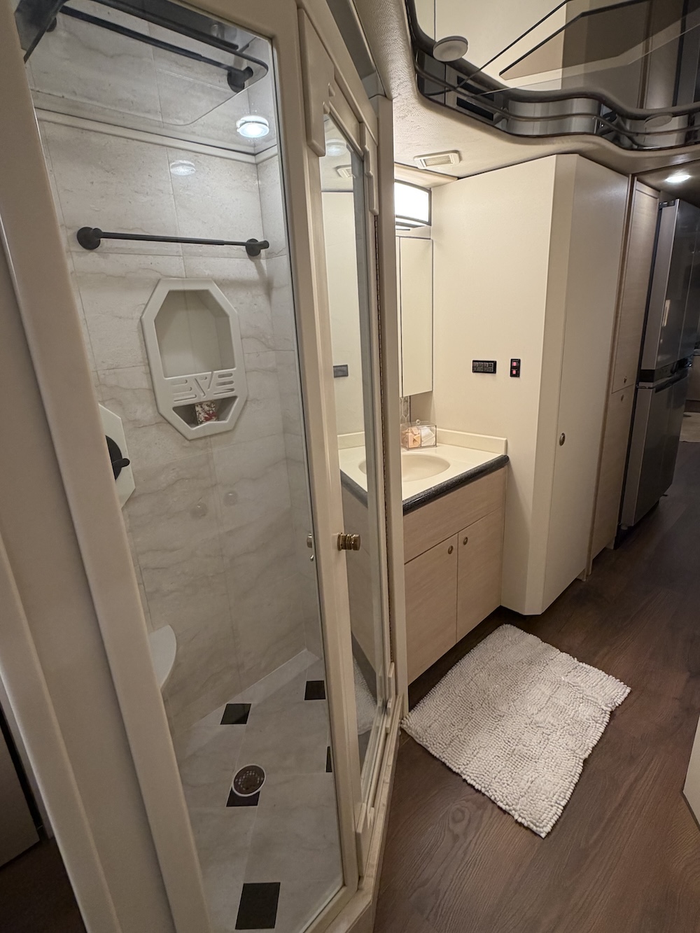 2002 Prevost Featherlite H3-45 For Sale