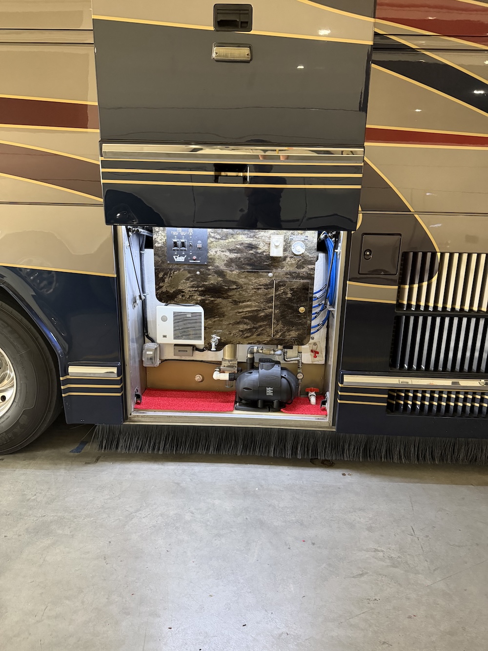 2002 Prevost Featherlite H3-45 For Sale