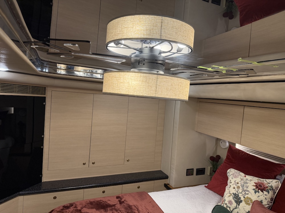 2002 Prevost Featherlite H3-45 For Sale