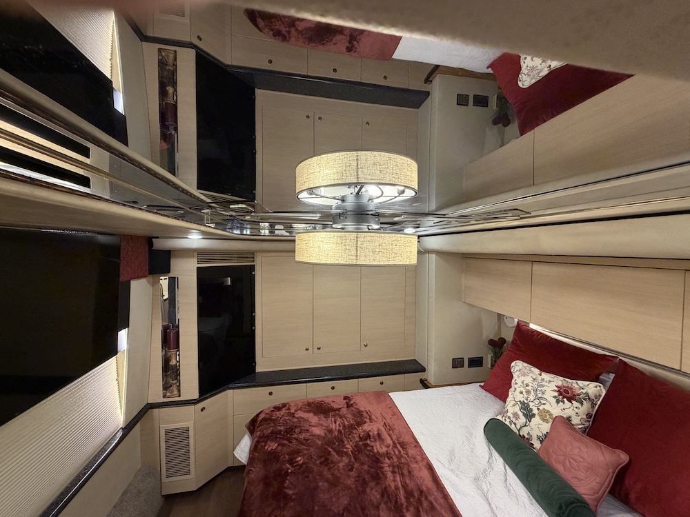 2002 Prevost Featherlite H3-45 For Sale
