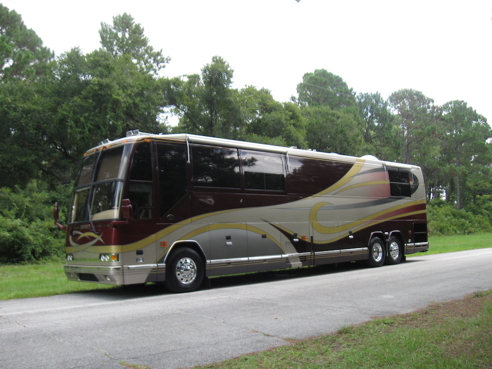 2002 Prevost Featherlite H3-45 For Sale