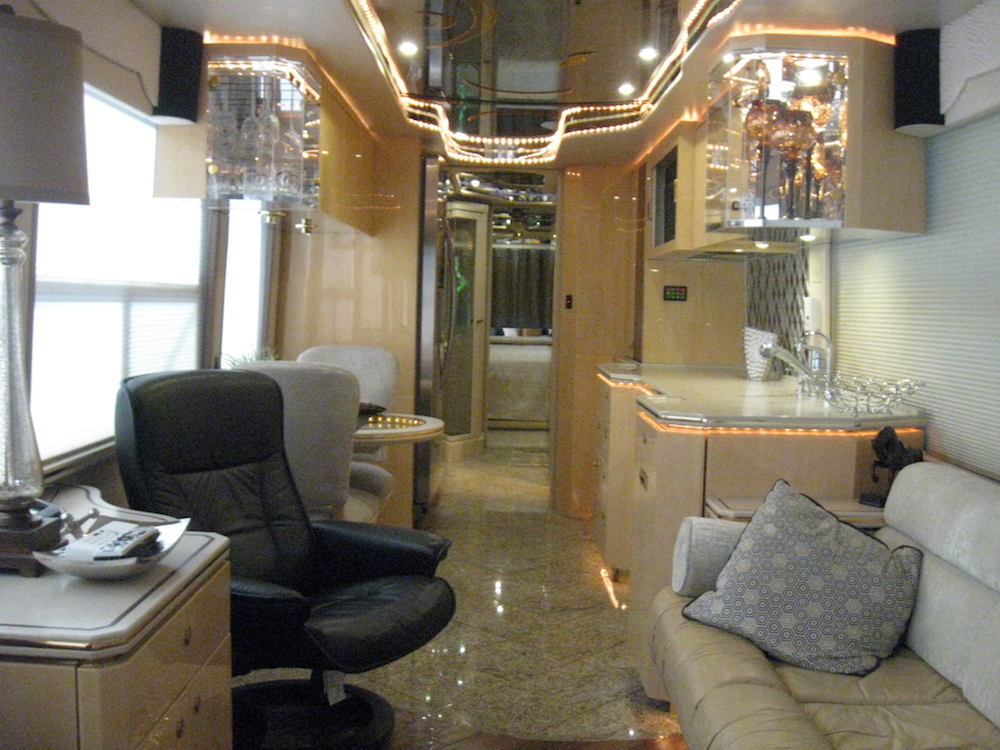 2002 Prevost Featherlite H3-45 For Sale