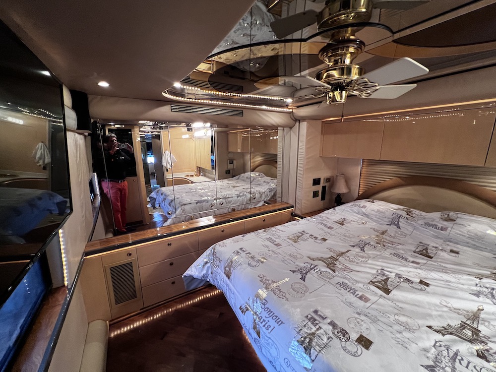 2003 Prevost Featherlite H3-45 For Sale