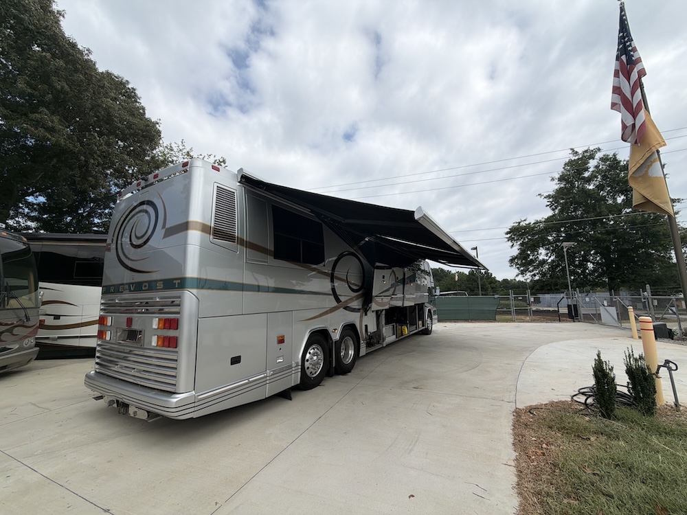 2002 Prevost Featherlite H3-45 For Sale