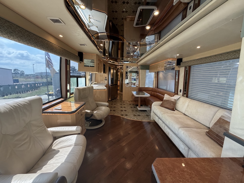 2002 Prevost Featherlite H3-45 For Sale