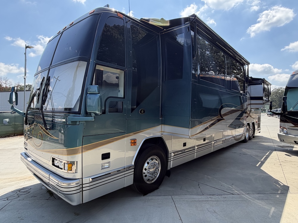 2002 Prevost Featherlite H3-45 For Sale