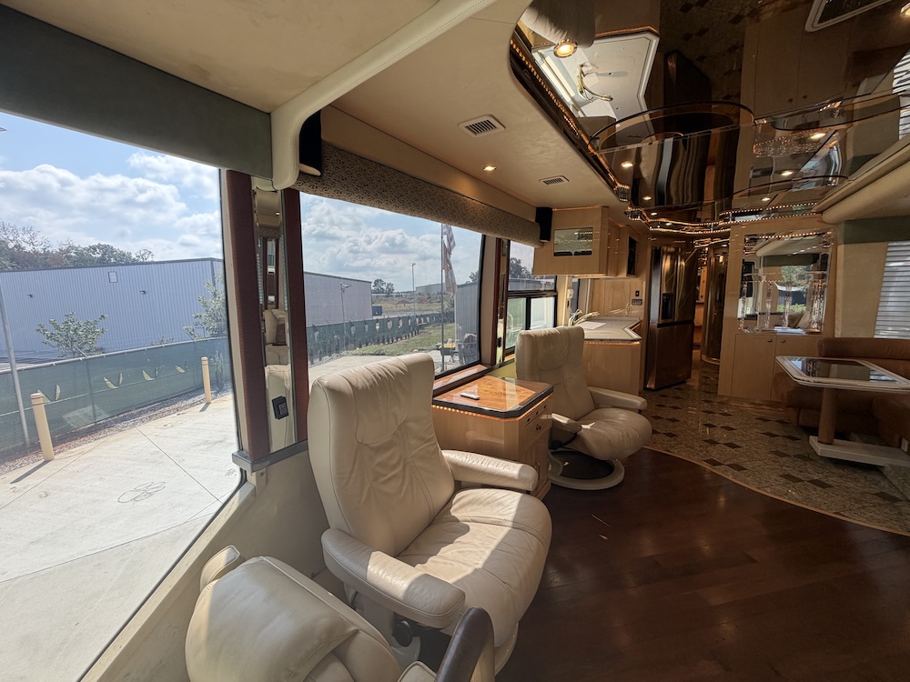2002 Prevost Featherlite H3-45 For Sale