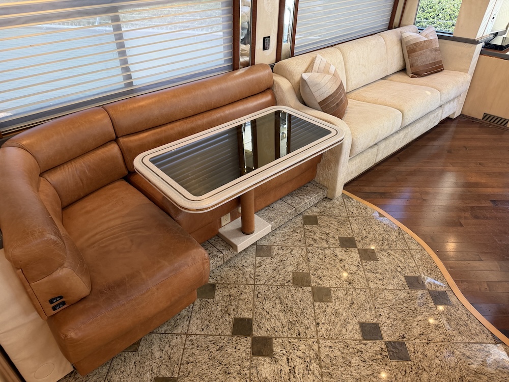 2002 Prevost Featherlite H3-45 For Sale