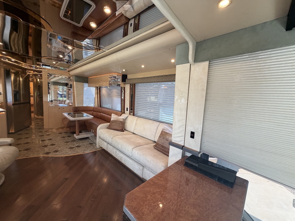 2002 Prevost Featherlite H3-45 For Sale