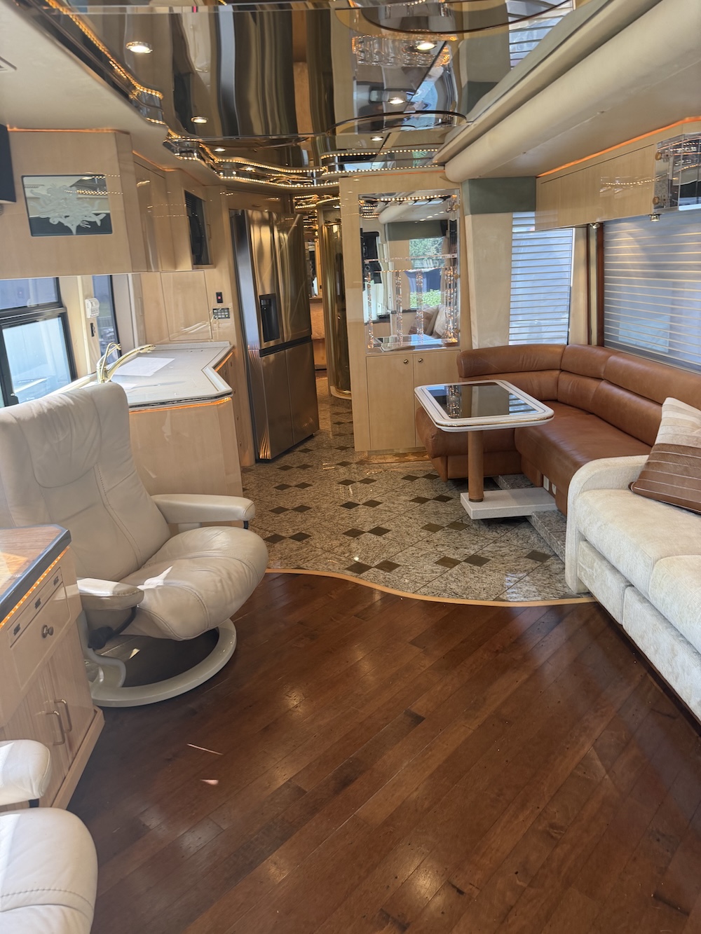 2002 Prevost Featherlite H3-45 For Sale