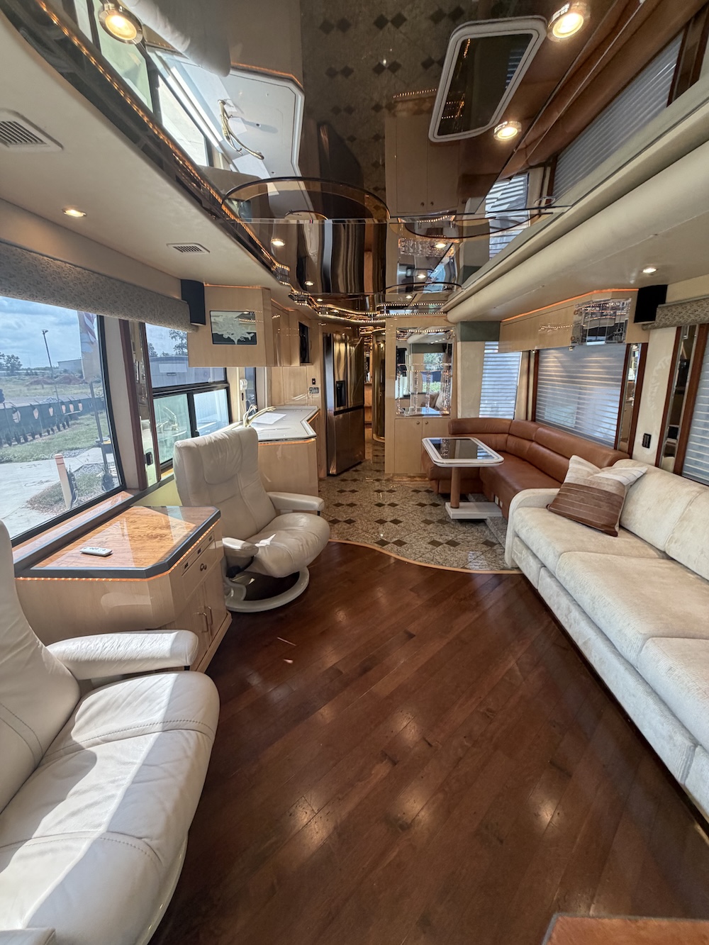 2002 Prevost Featherlite H3-45 For Sale