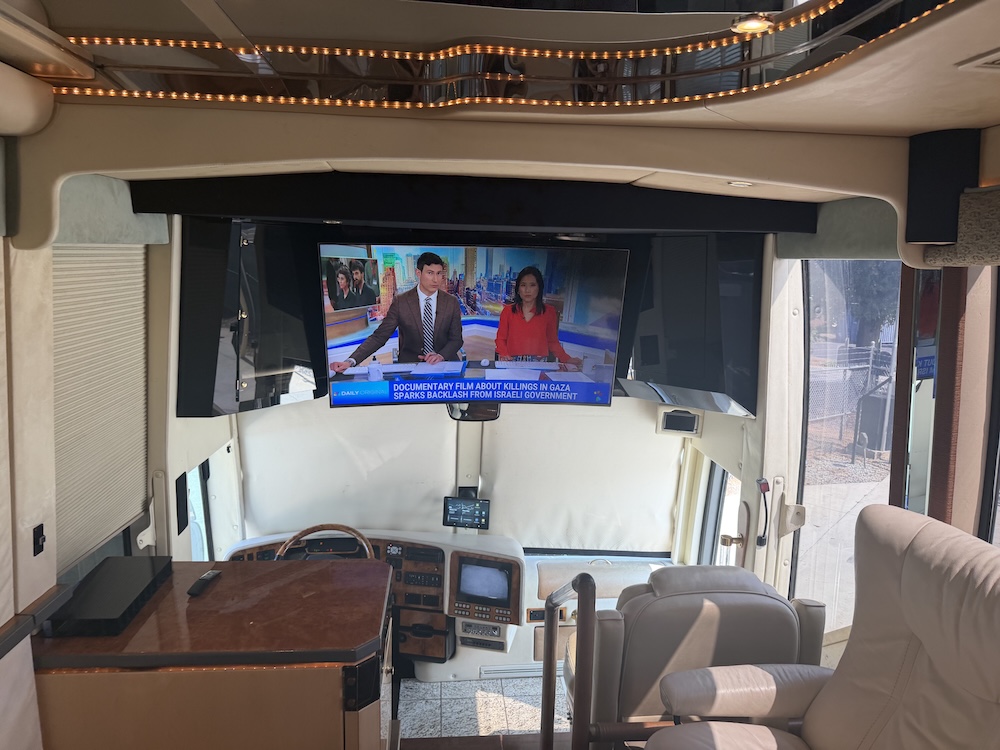 2002 Prevost Featherlite H3-45 For Sale