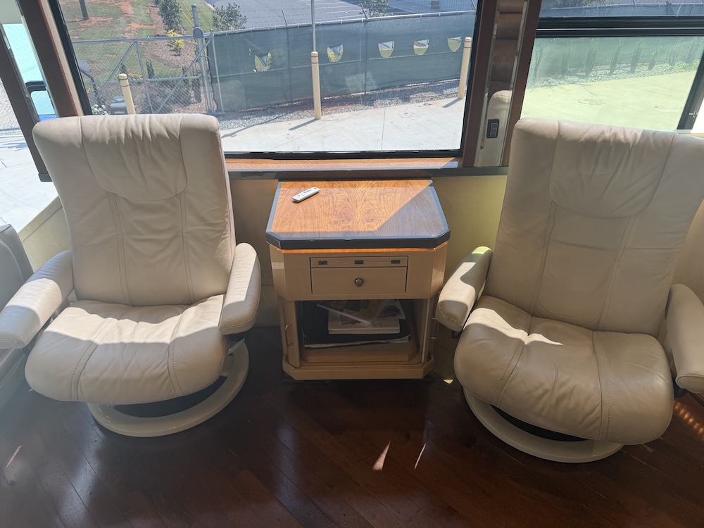2002 Prevost Featherlite H3-45 For Sale