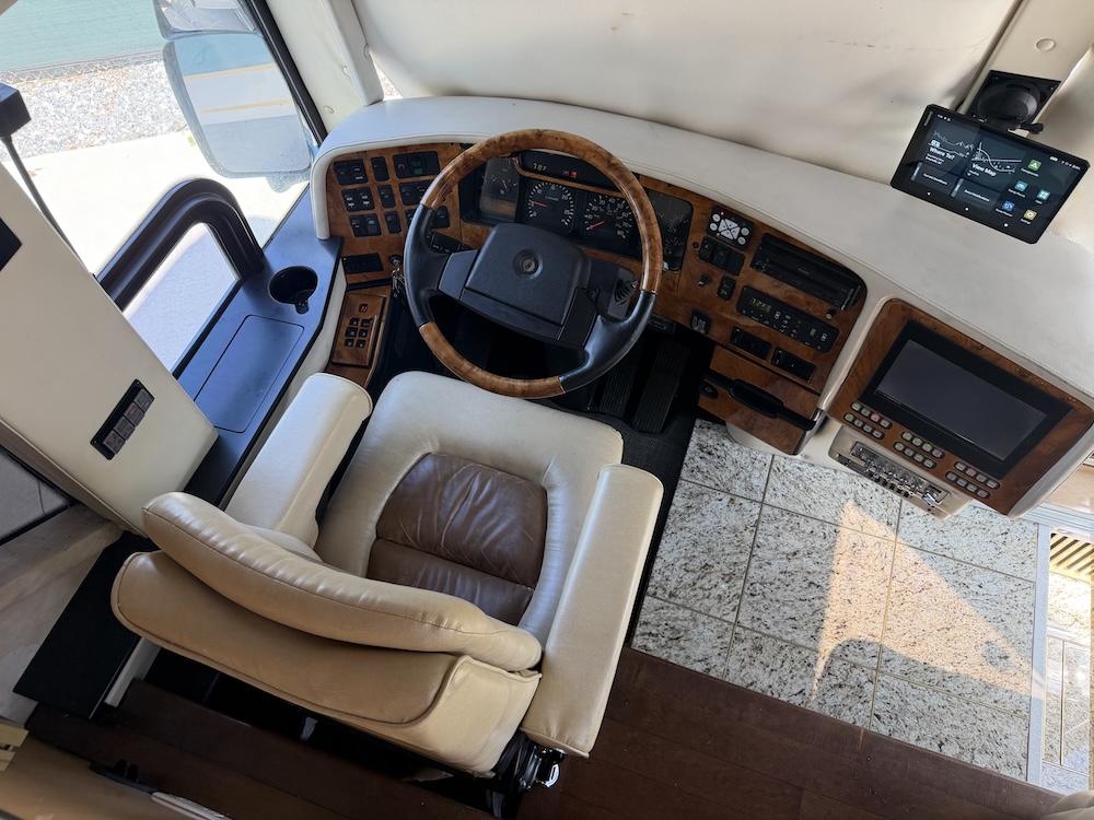 2002 Prevost Featherlite H3-45 For Sale
