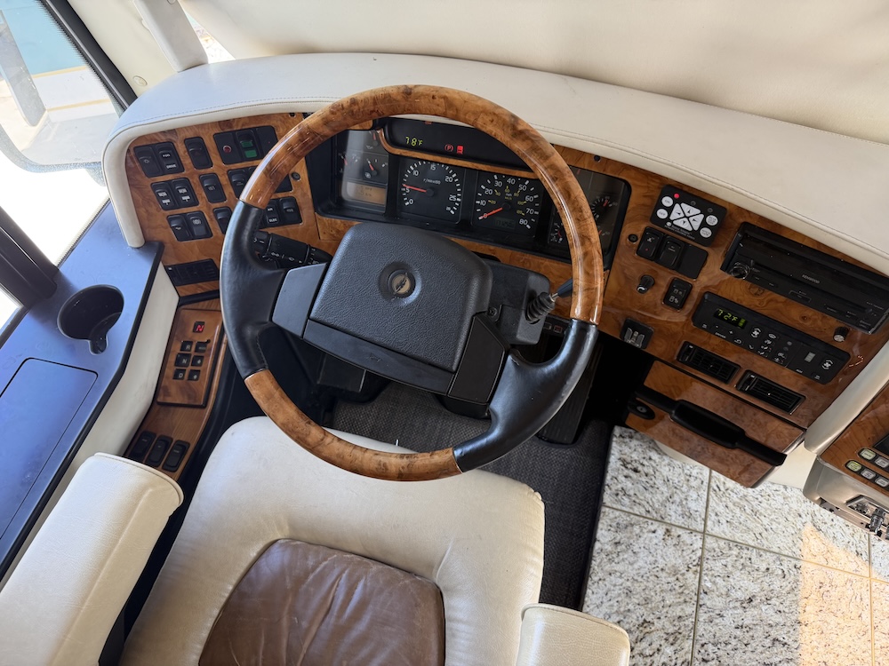 2002 Prevost Featherlite H3-45 For Sale