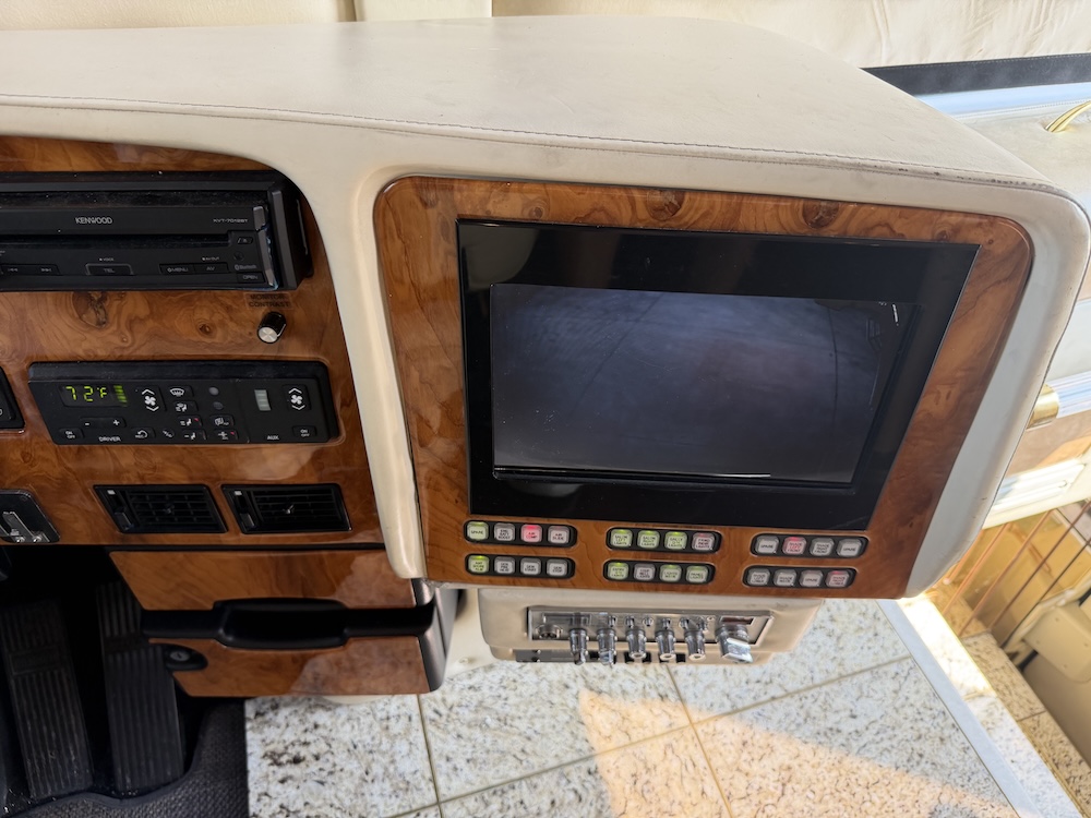 2002 Prevost Featherlite H3-45 For Sale