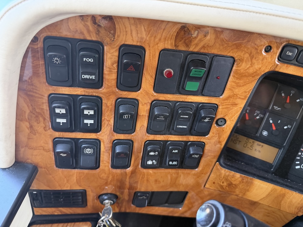 2002 Prevost Featherlite H3-45 For Sale