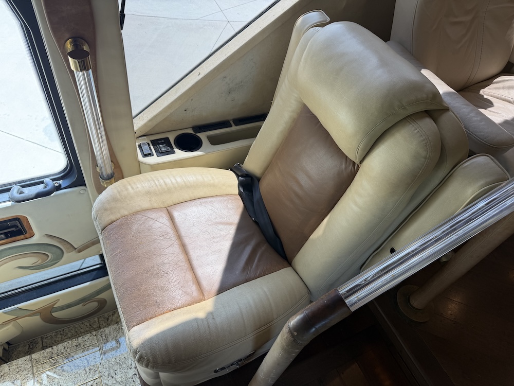 2002 Prevost Featherlite H3-45 For Sale