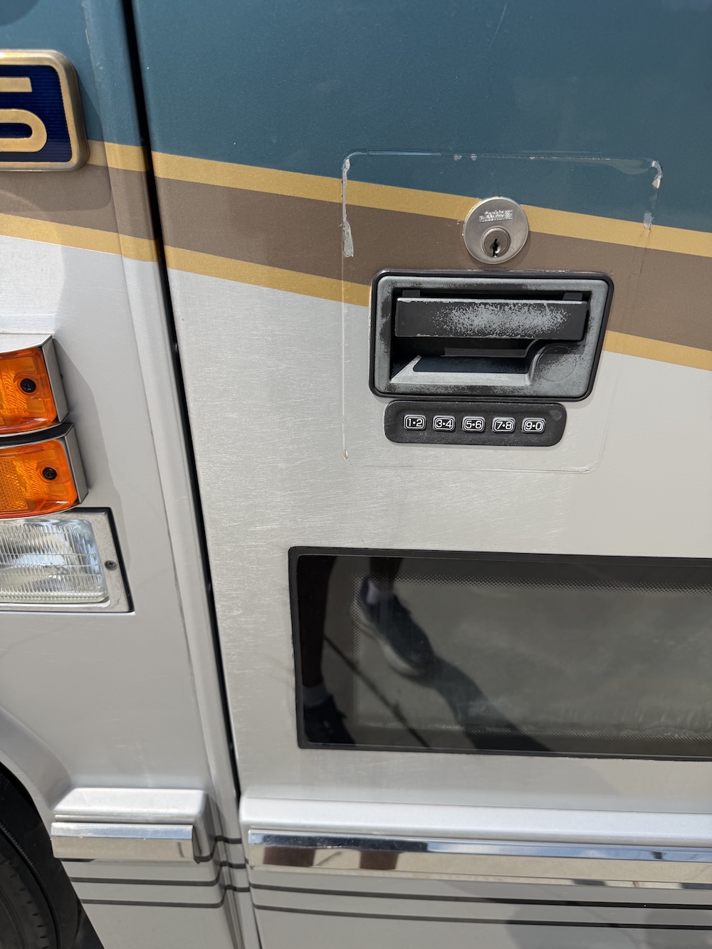 2002 Prevost Featherlite H3-45 For Sale