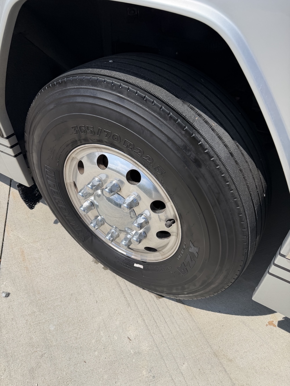 2002 Prevost Featherlite H3-45 For Sale