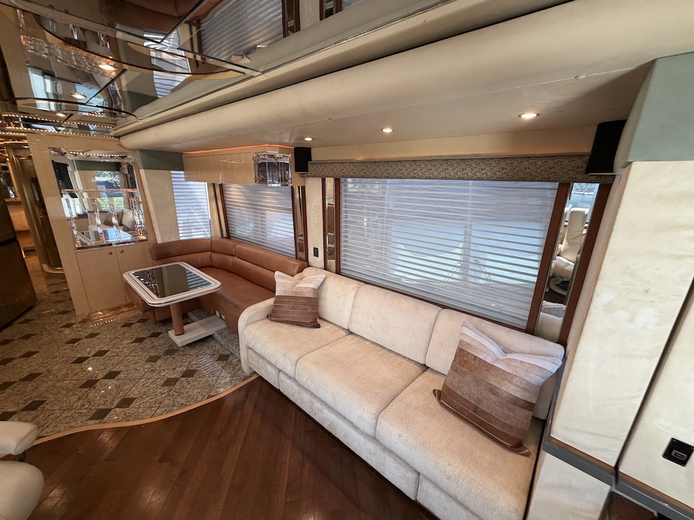 2002 Prevost Featherlite H3-45 For Sale