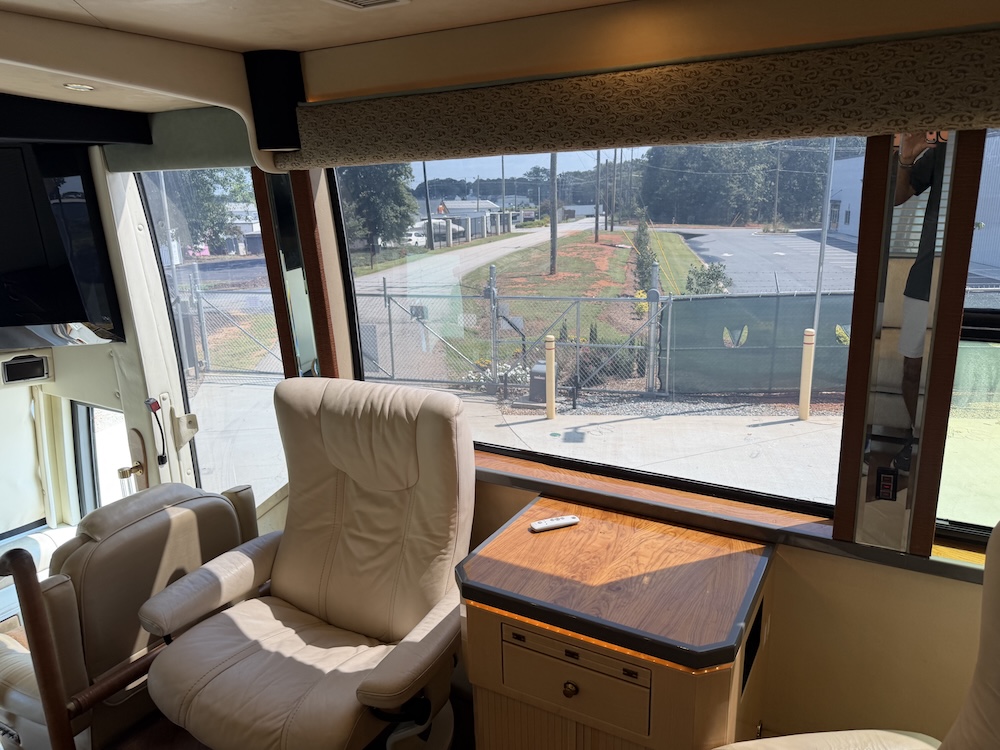 2002 Prevost Featherlite H3-45 For Sale