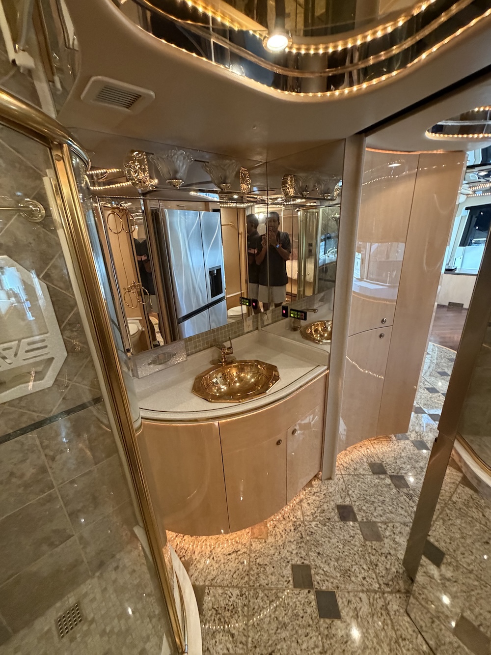 2002 Prevost Featherlite H3-45 For Sale