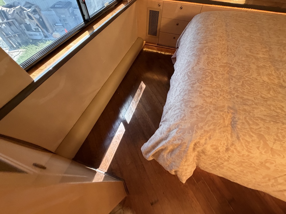 2002 Prevost Featherlite H3-45 For Sale