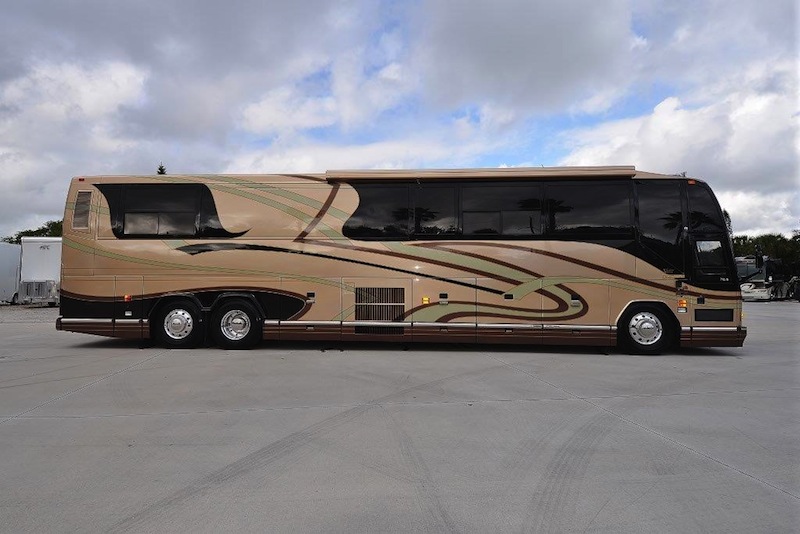 2000 Prevost Featherlite H3-45Double-Slide #786-B