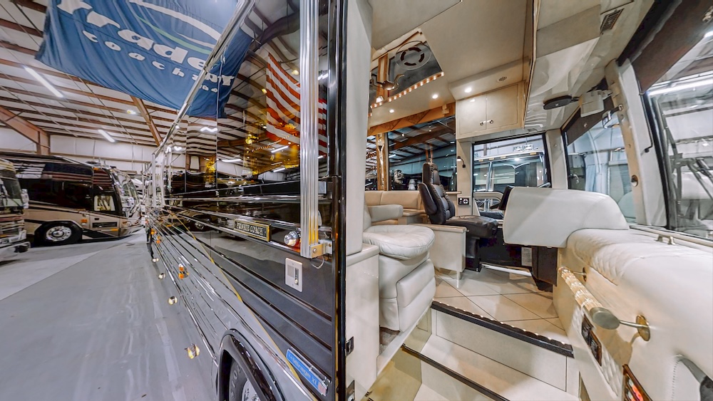 2002 Prevost Featherlite XLII For Sale