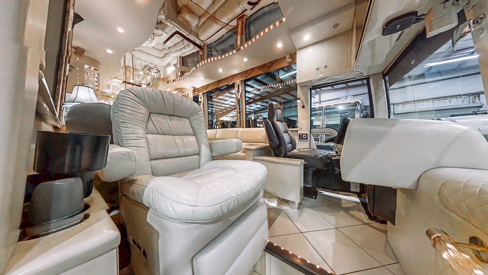 2002 Prevost Featherlite XLII For Sale