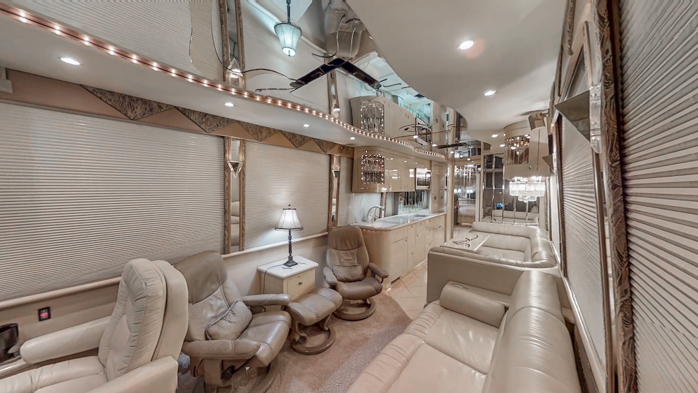 2002 Prevost Featherlite XLII For Sale
