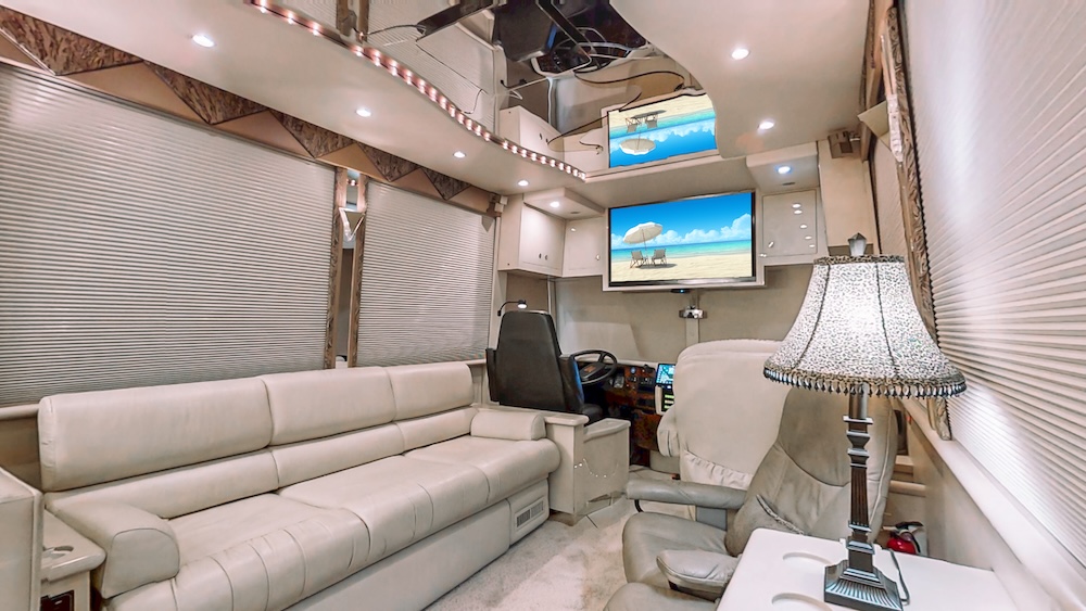 2002 Prevost Featherlite XLII For Sale