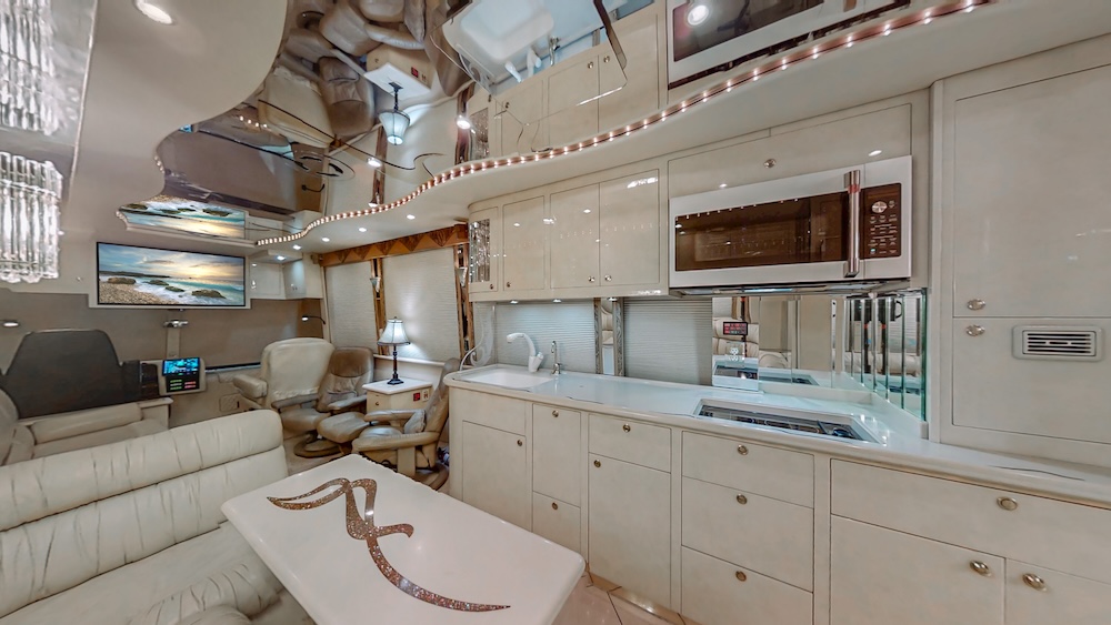 2002 Prevost Featherlite XLII For Sale