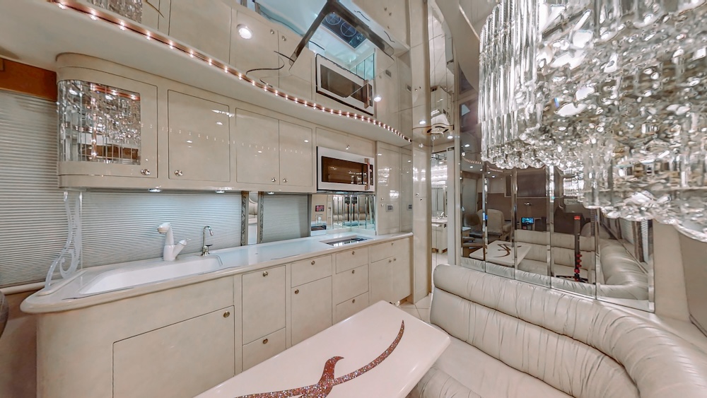 2002 Prevost Featherlite XLII For Sale