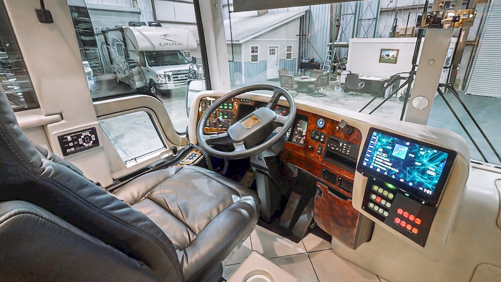 2002 Prevost Featherlite XLII For Sale