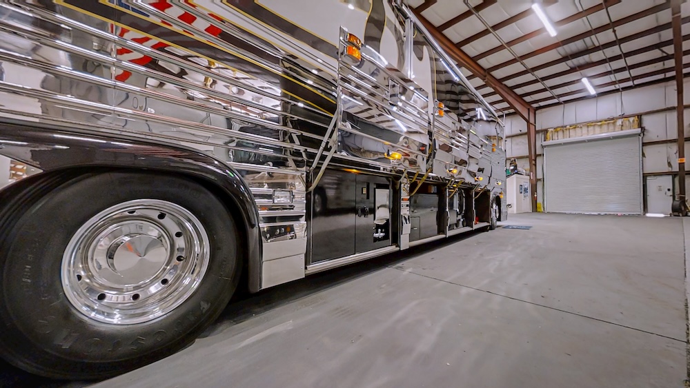 2002 Prevost Featherlite XLII For Sale