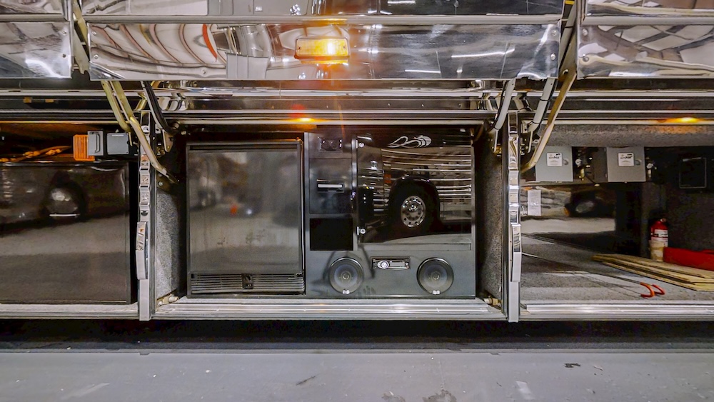 2002 Prevost Featherlite XLII For Sale