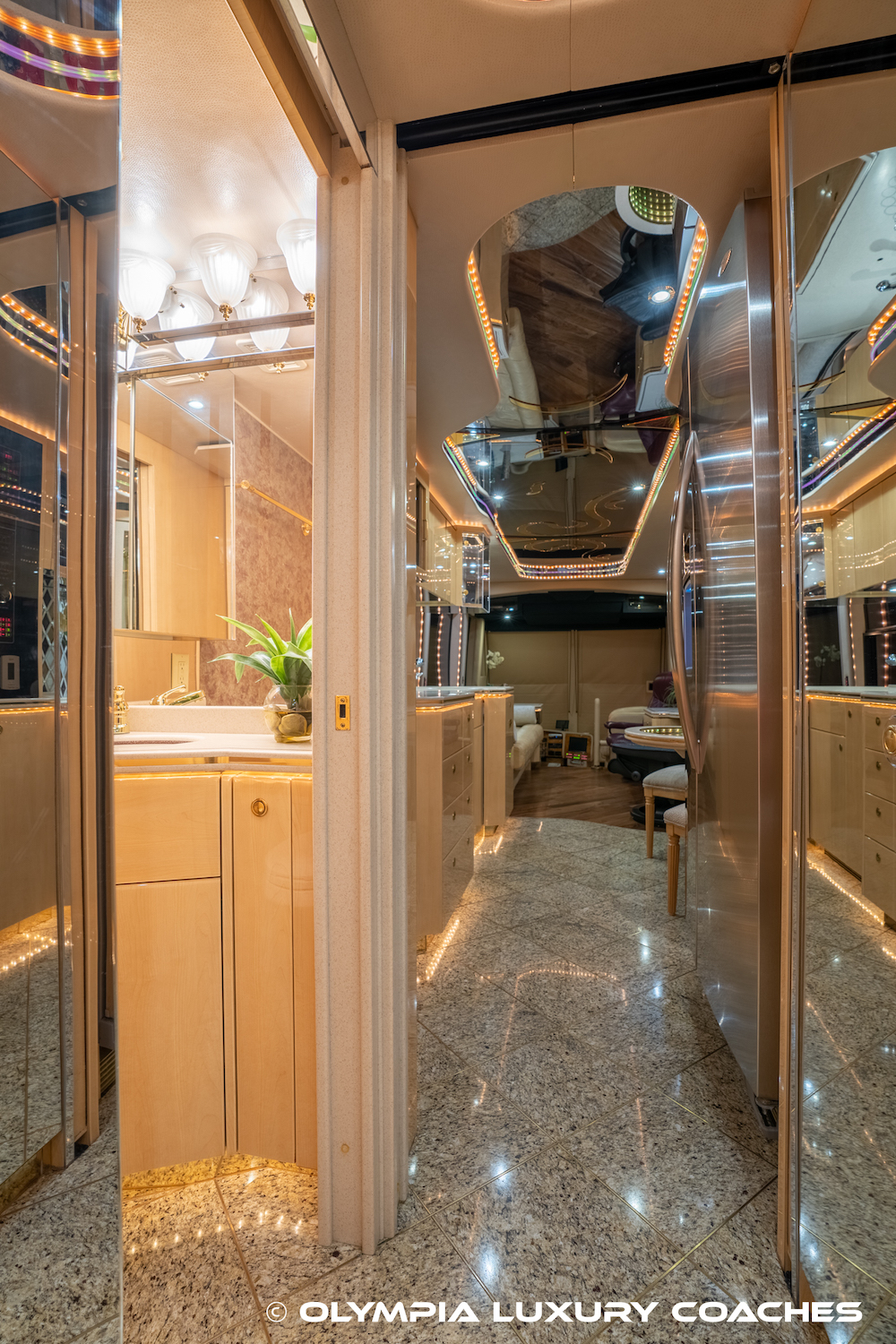 2002 Prevost Featherlite H3-45 For Sale