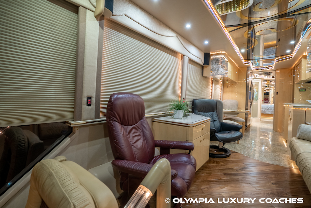 2002 Prevost Featherlite H3-45 For Sale