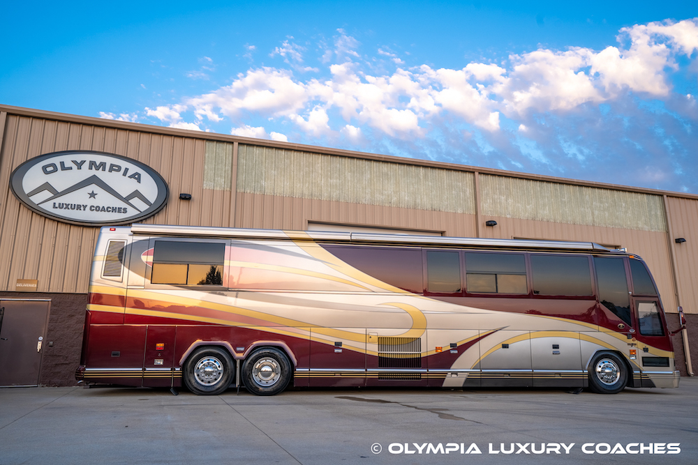 2002 Prevost Featherlite H3-45 For Sale