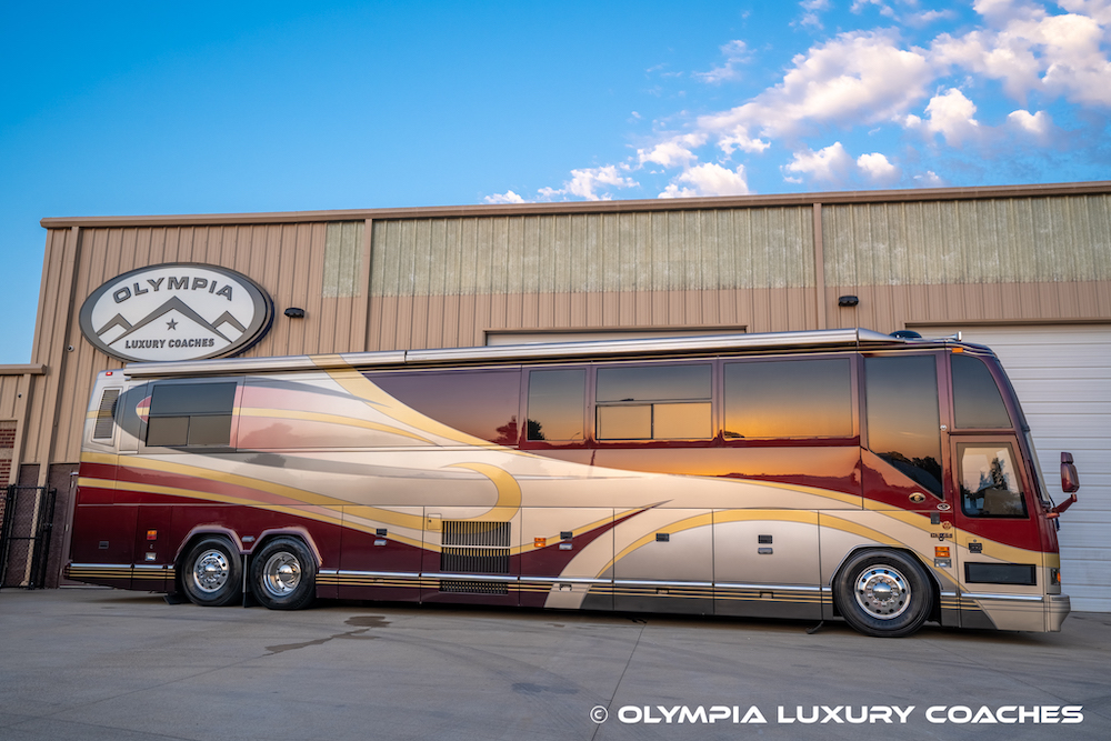 2002 Prevost Featherlite H3-45 For Sale