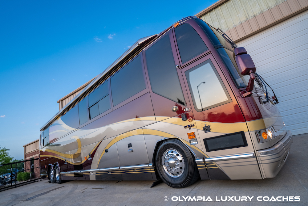 2002 Prevost Featherlite H3-45 For Sale