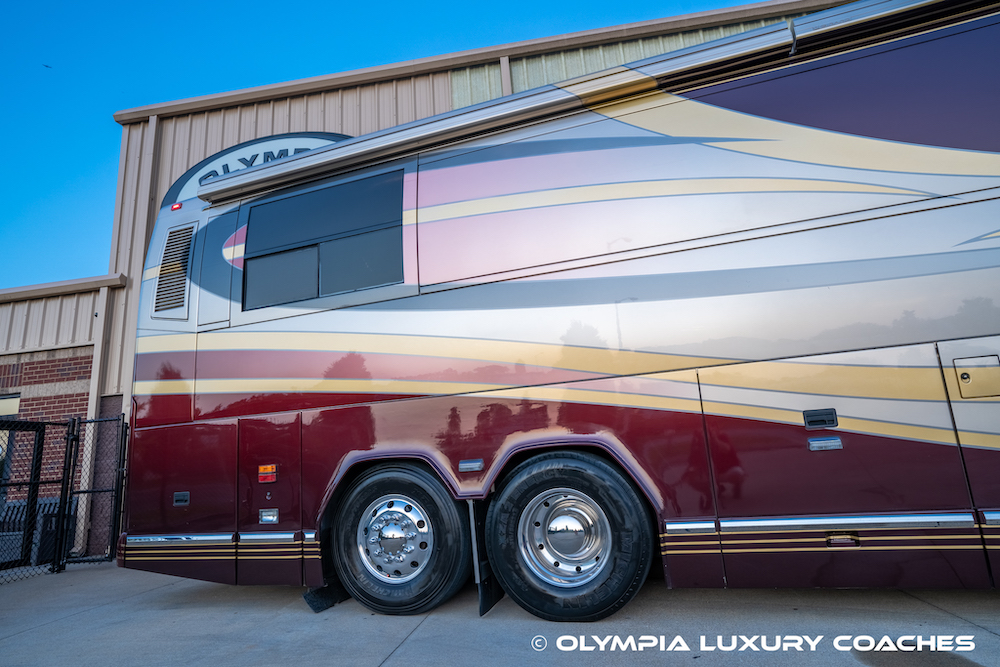 2002 Prevost Featherlite H3-45 For Sale