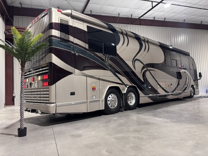 2002 Prevost Featherlite H3-45 For Sale