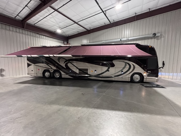 2002 Prevost Featherlite H3-45 For Sale
