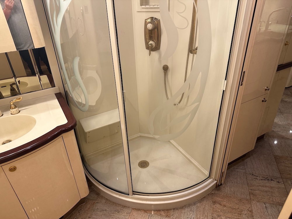 2002 Prevost Parliament XLII For Sale