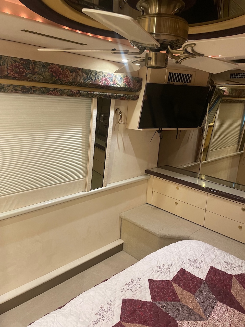 2002 Prevost Parliament XLII For Sale