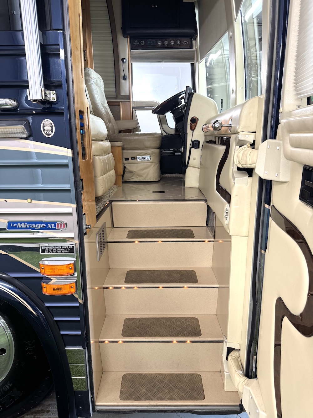 2002 Prevost Royale XLII For Sale