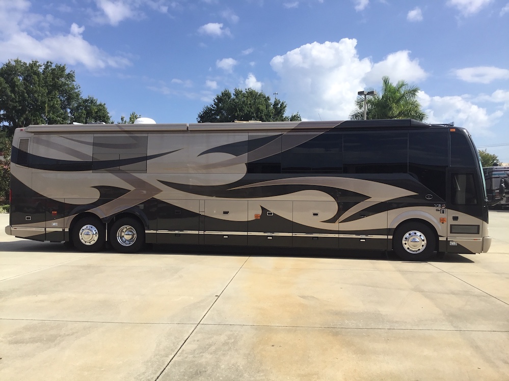 2003 Prevost Featherlite H3-45 For Sale